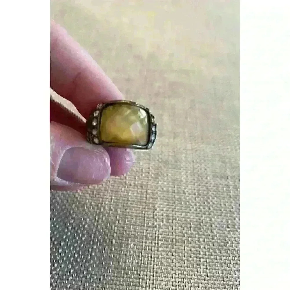 Gold tone Ring with golden stone‎ NWOT